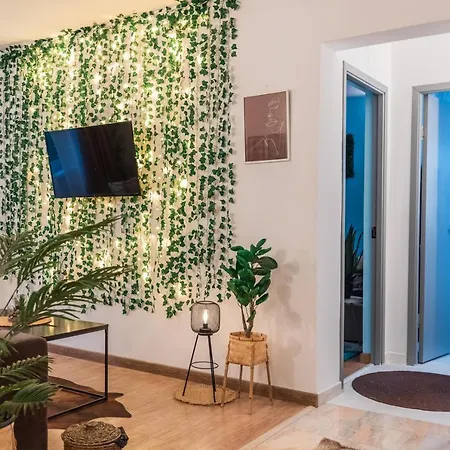 Jungle 15 Min Walk To Beach & Downtown Constanţa