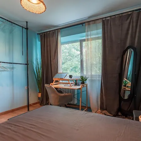 Apartamento Jungle 15 Min Walk To Beach & Downtown Constanţa