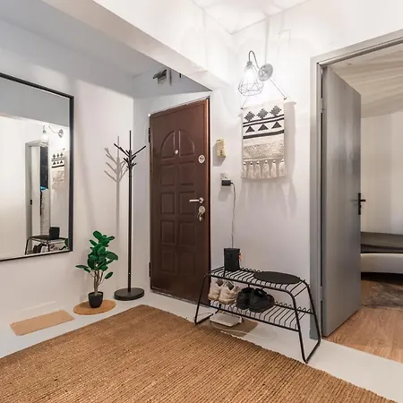 Jungle 15 Min Walk To Beach & Downtown Apartamento