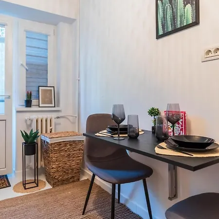 Jungle 15 Min Walk To Beach & Downtown * Constanţa